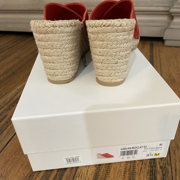 NIB VINCE WEDGES - Picture 3 of 6